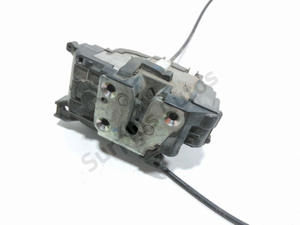 Serrure de porte avant droite