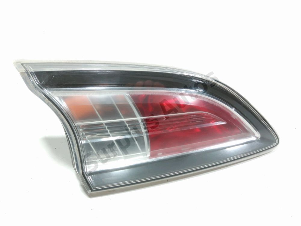 Feu arrière intérieur gauche