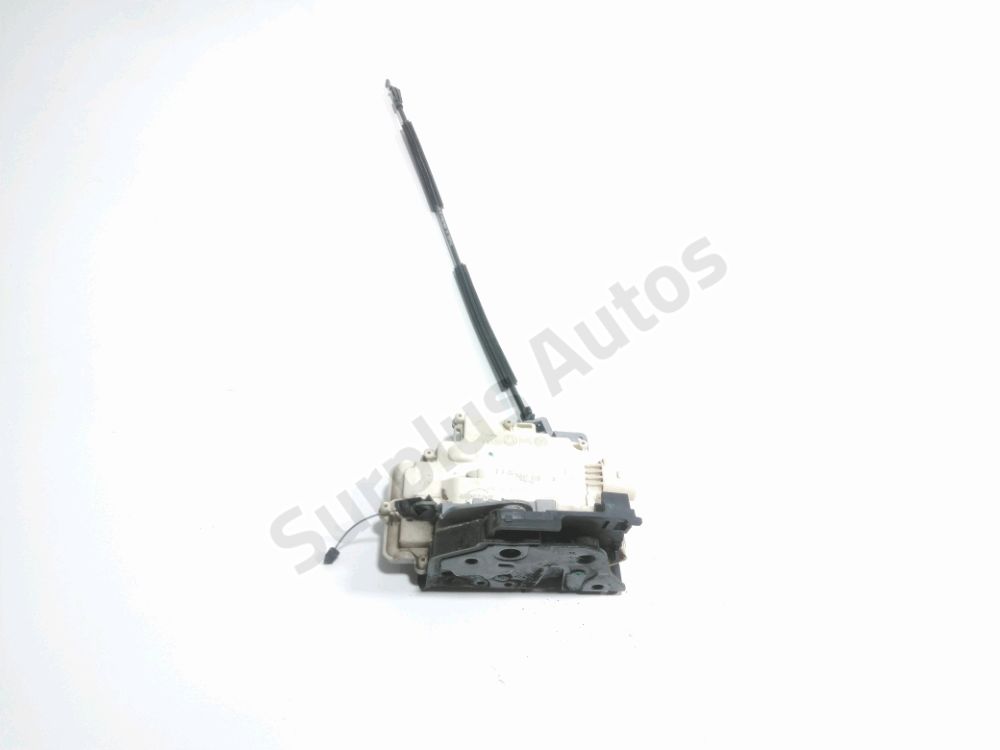 Serrure de porte avant droite