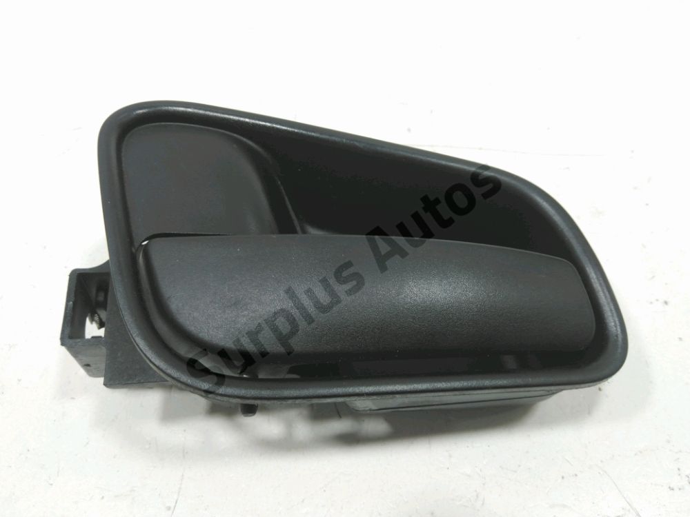 Poignee interieure porte avant gauche