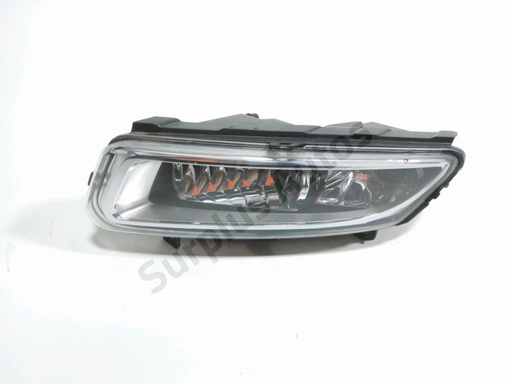 Feu diurne avant gauche