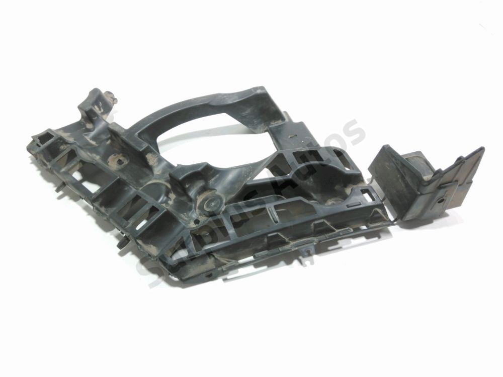 Support droit de pare-choc arrière