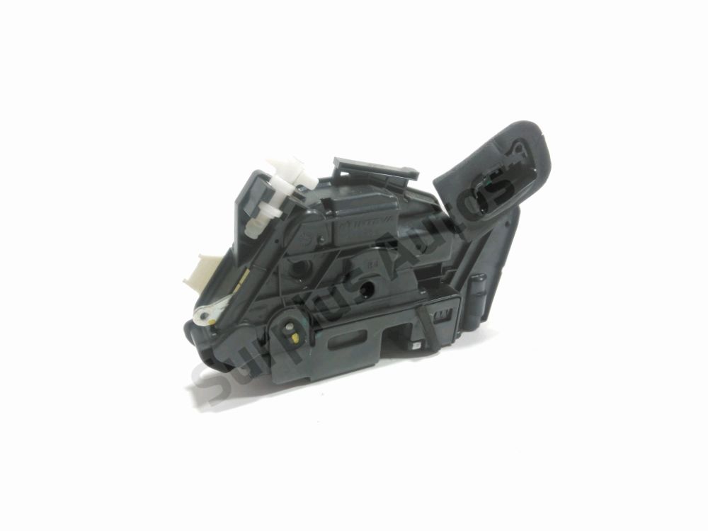 Serrure de porte avant droite