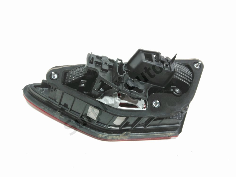 Feu arrière intérieur gauche