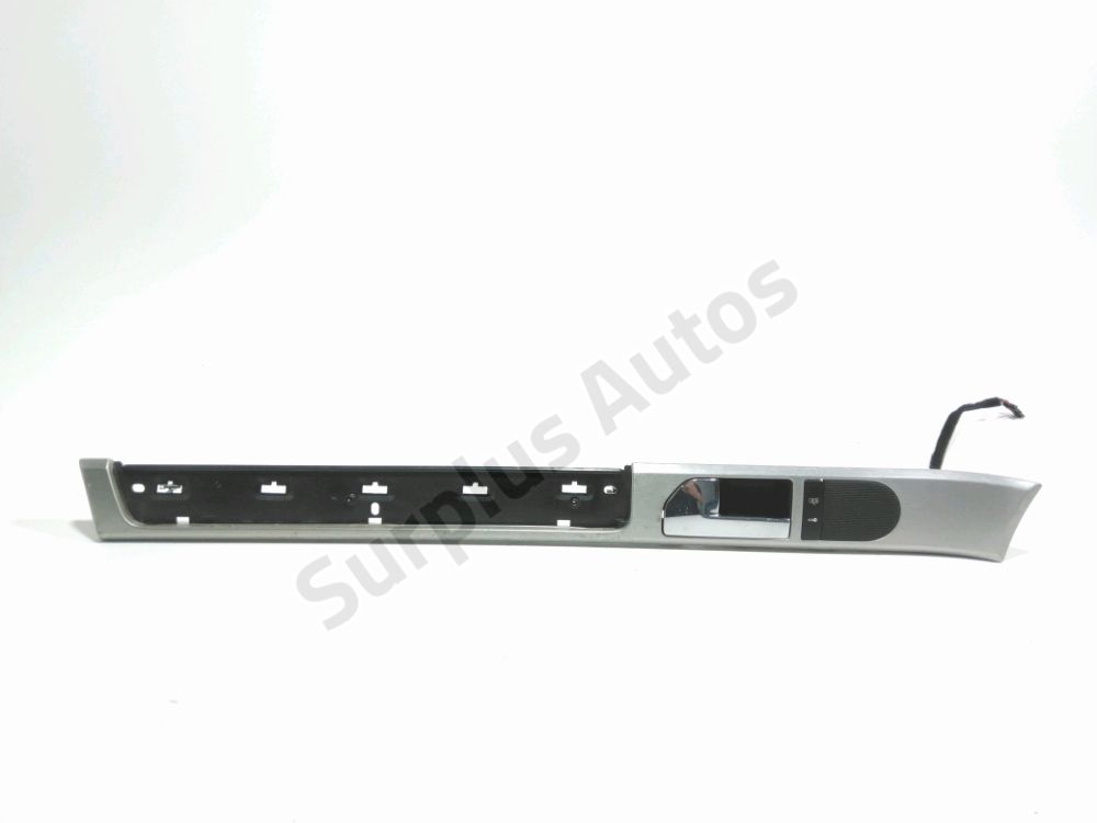 Poignee interieure porte avant gauche