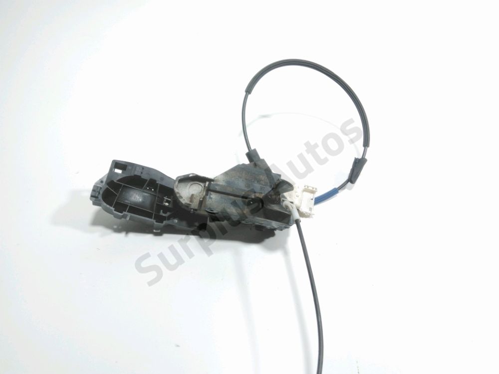 Serrure de porte avant droite