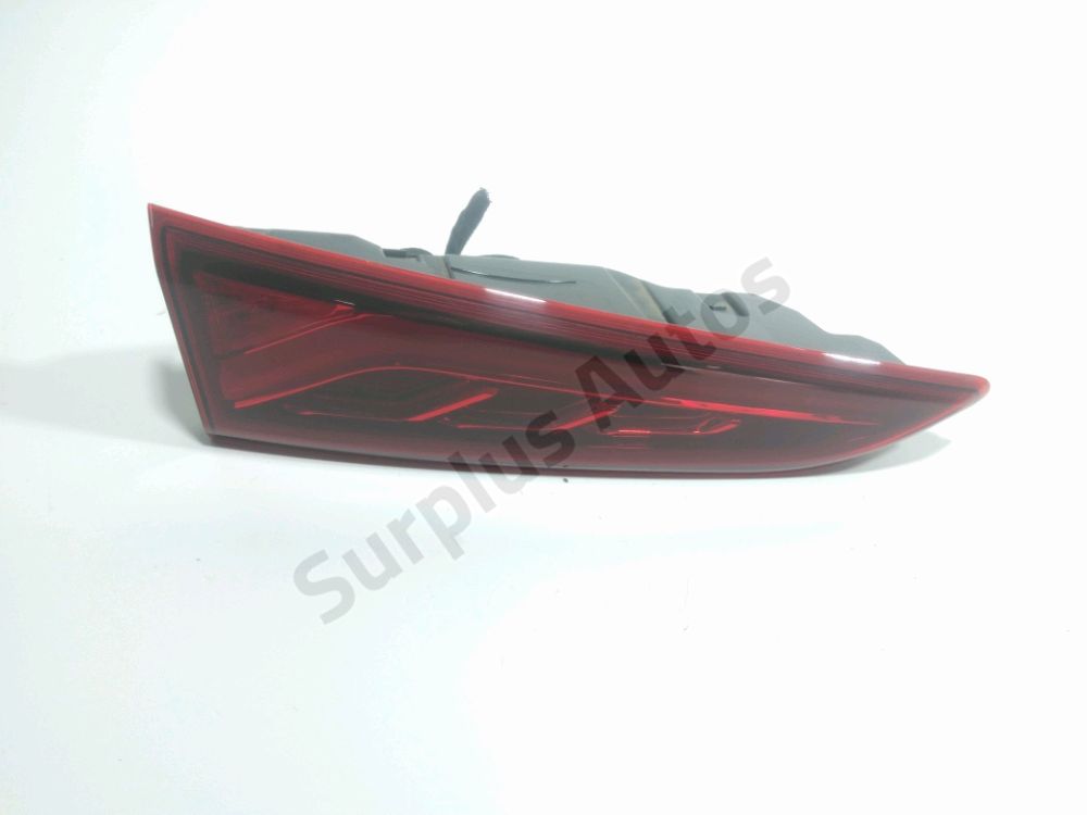 Feu arrière intérieur gauche