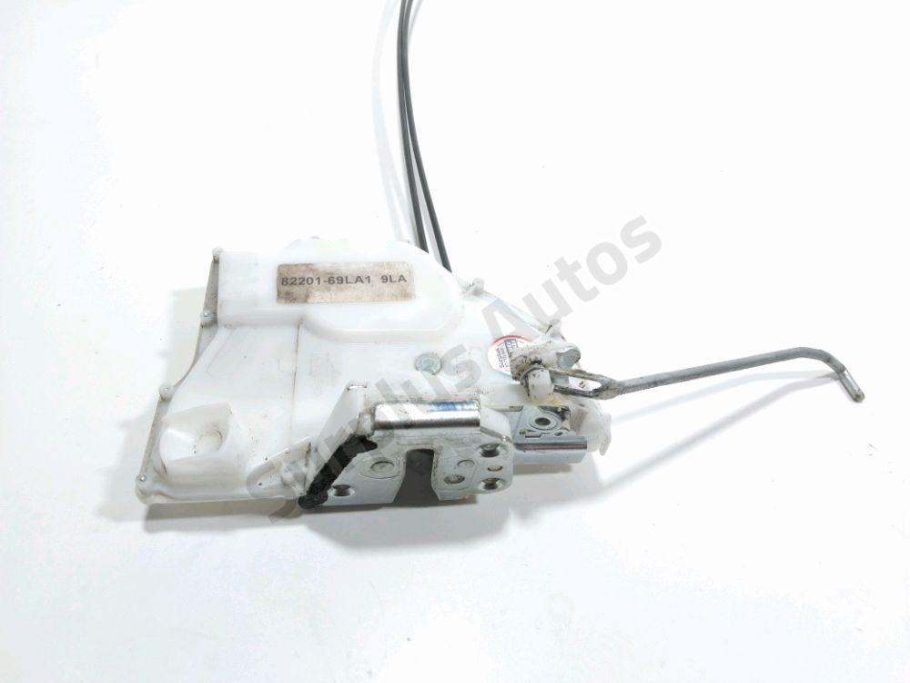 Serrure de porte avant droite