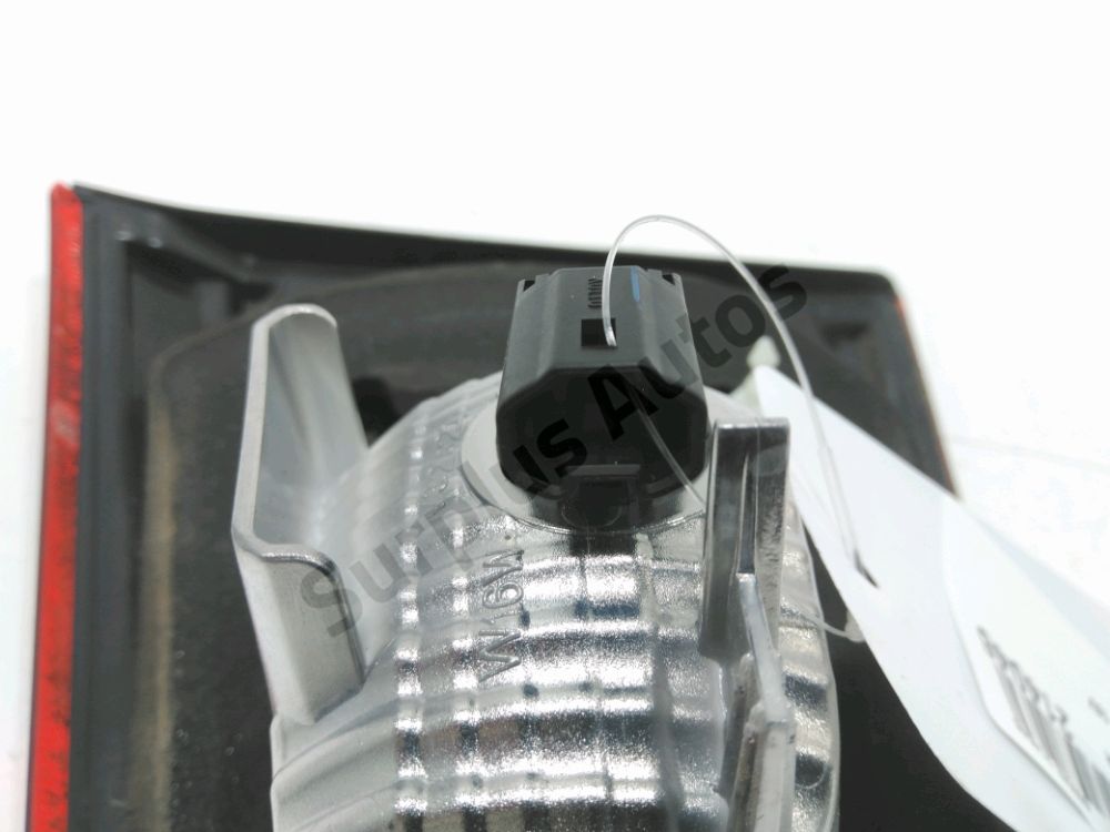 Feu arrière intérieur gauche