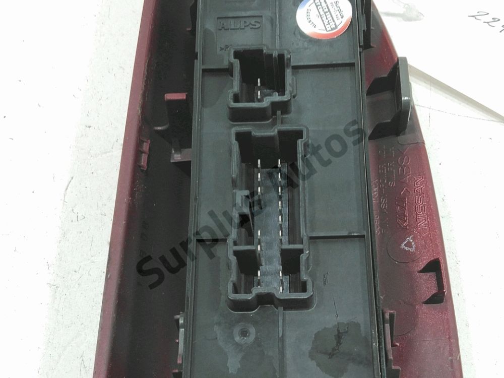 Commande lève-vitre avant gauche