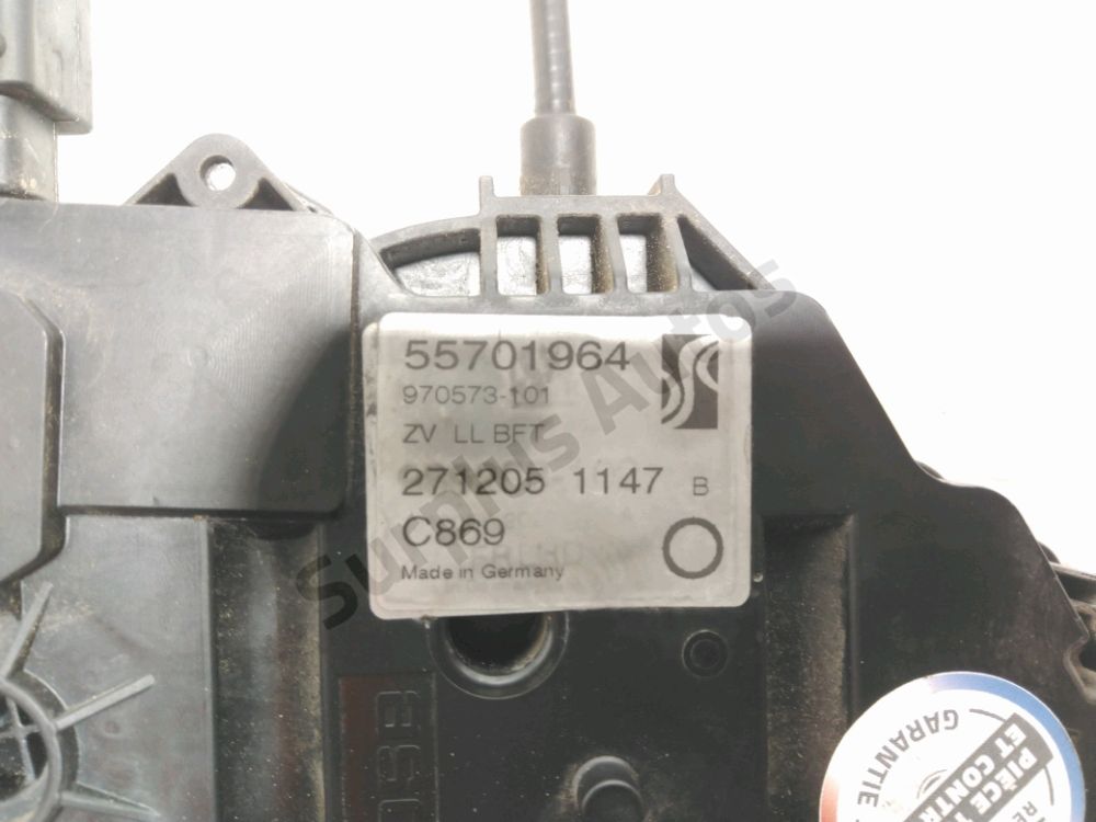 Serrure de porte avant droite