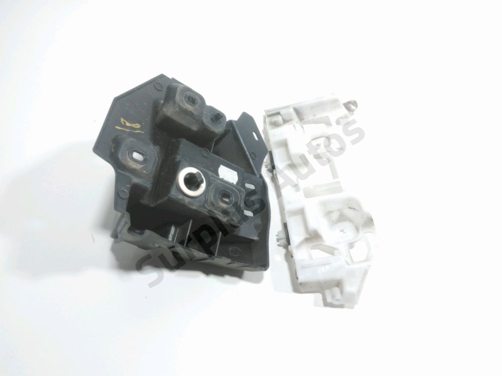 Support droit de pare-choc arrière