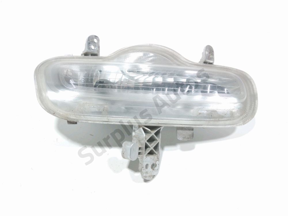 Feu diurne avant droit