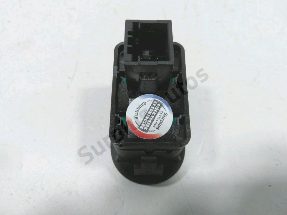 Commande lève-vitre avant gauche