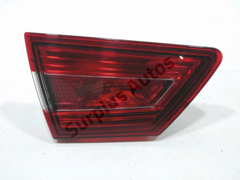 Feu arrière intérieur gauche