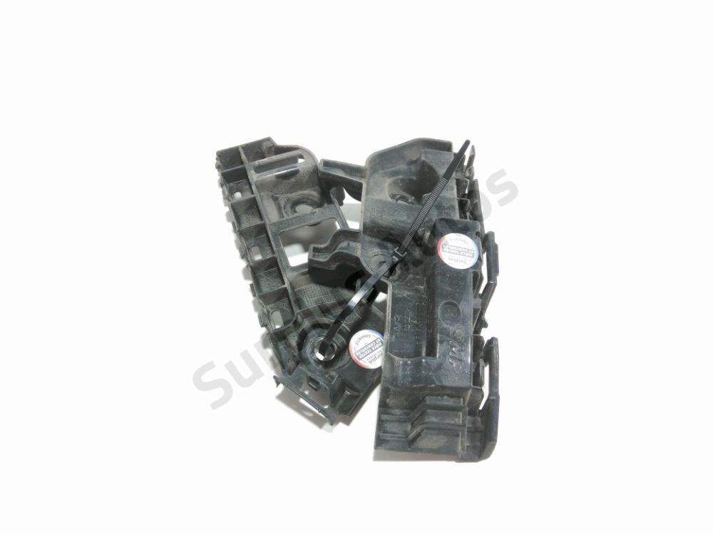 Support droit de pare-choc arrière