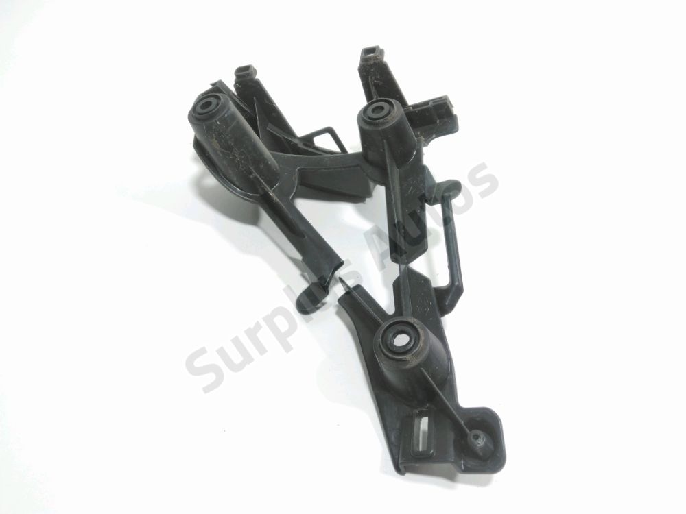 Support droit de pare-choc arrière