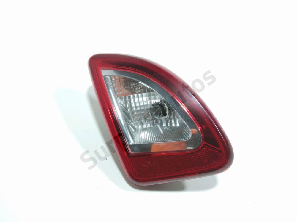 Feu arrière intérieur gauche