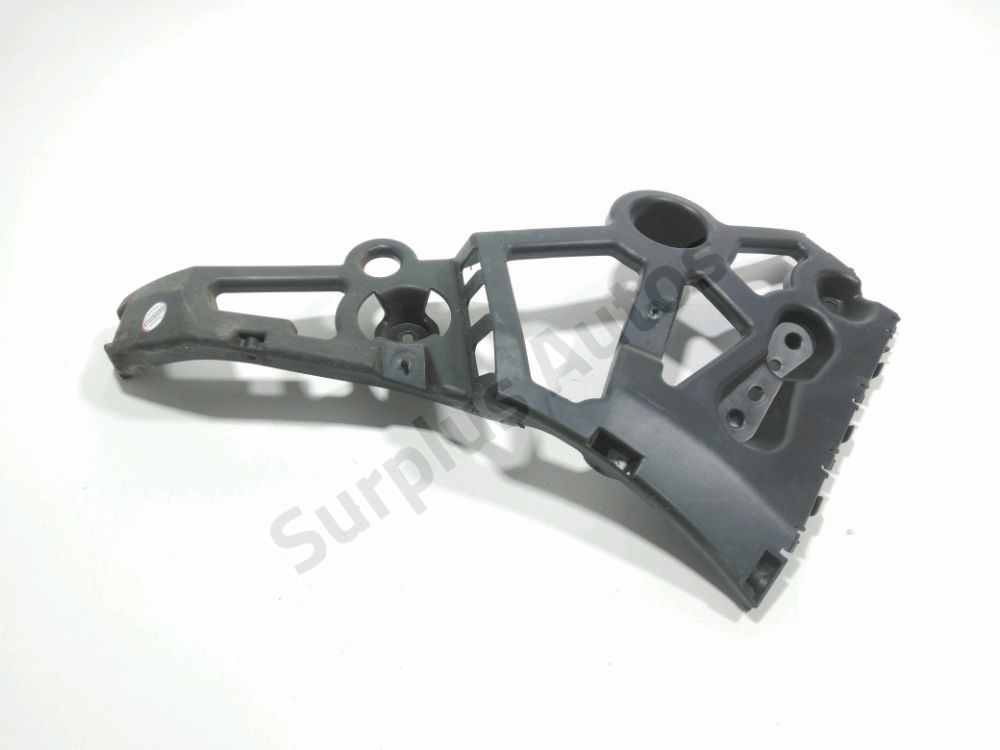 Support droit de pare-choc arrière