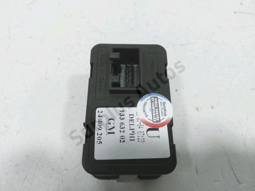 Commande lève-vitre avant gauche