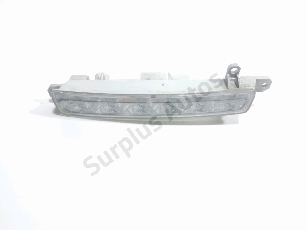 Feu diurne avant gauche