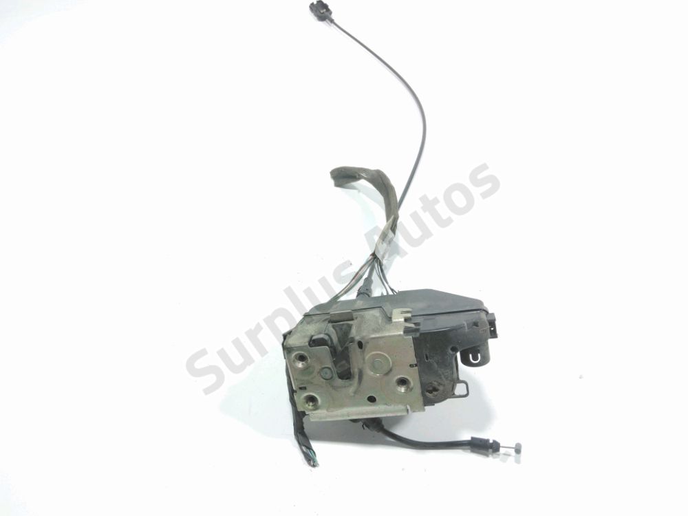 Serrure de porte avant droite