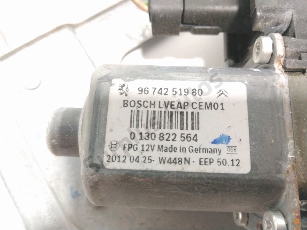 Lève-vitre électrique avant gauche