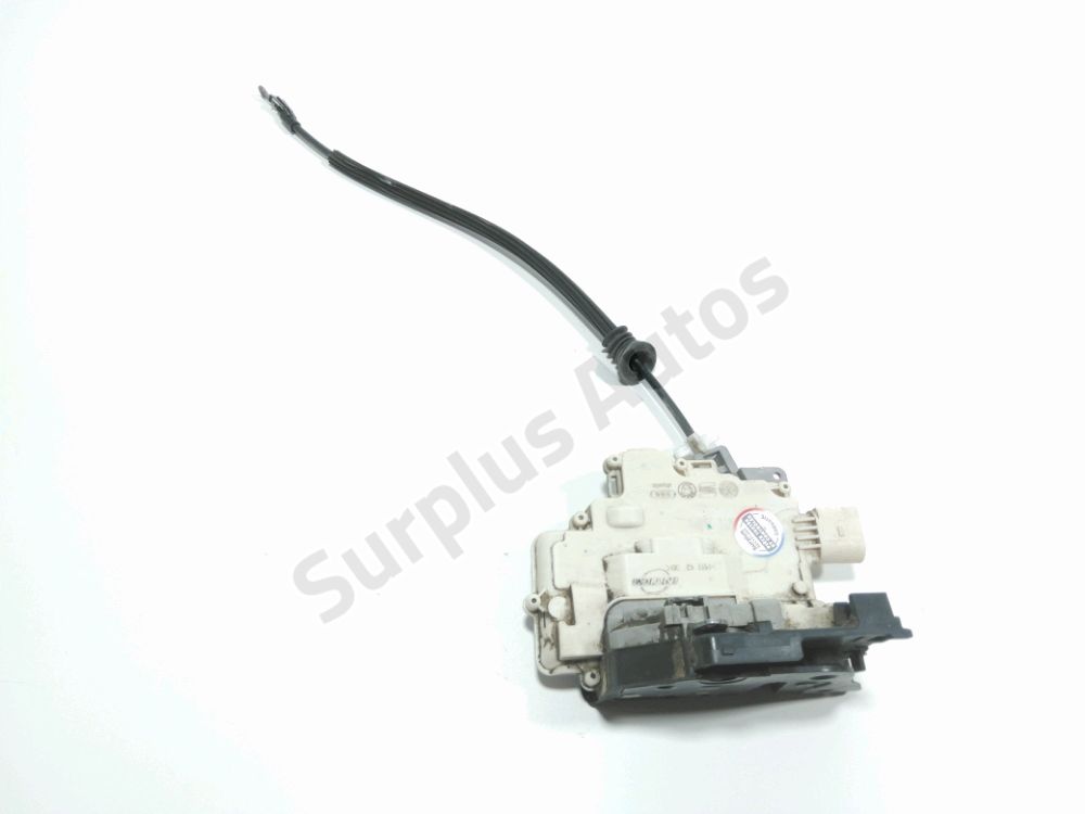 Serrure de porte avant droite