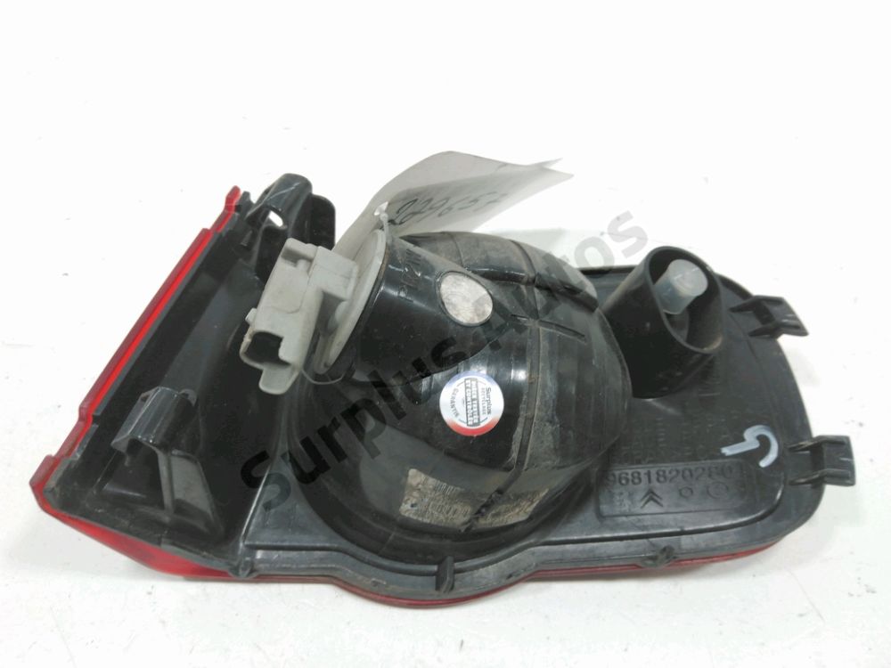 Feu de brouillard arrière gauche