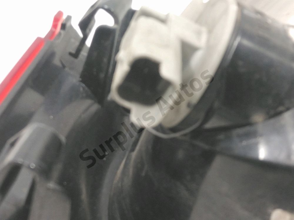 Feu de brouillard arrière gauche