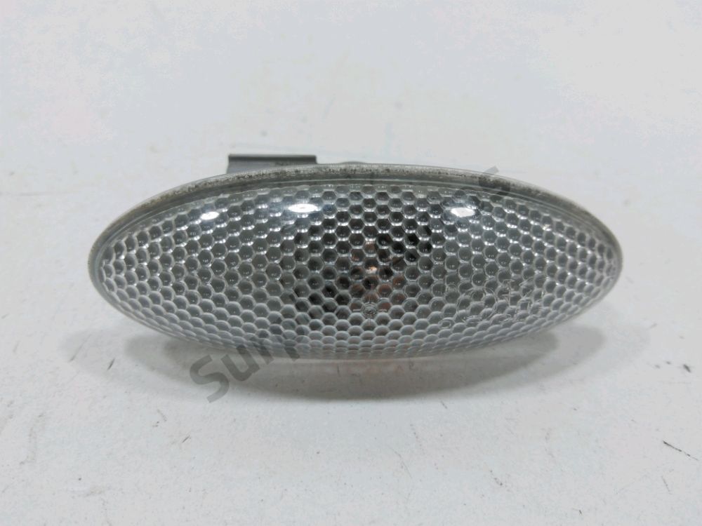 Répétiteur d'aile gauche