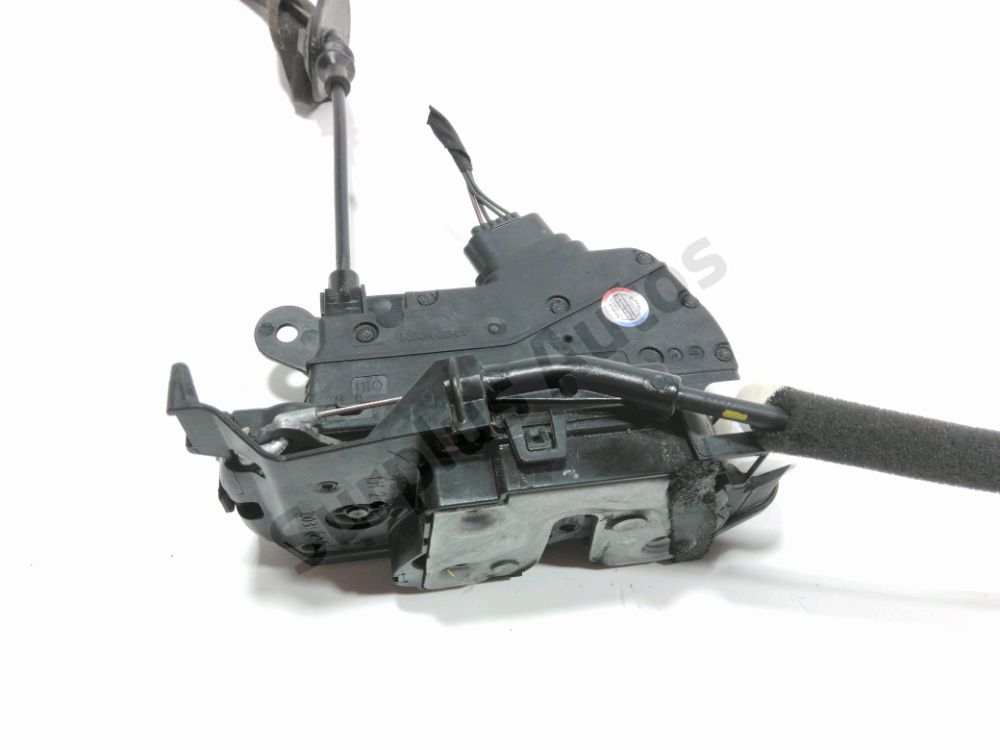 Serrure de porte avant gauche