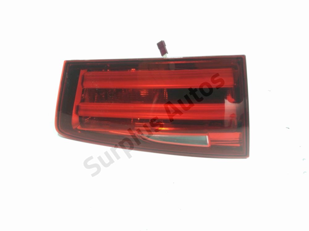 Feu arrière intérieur gauche