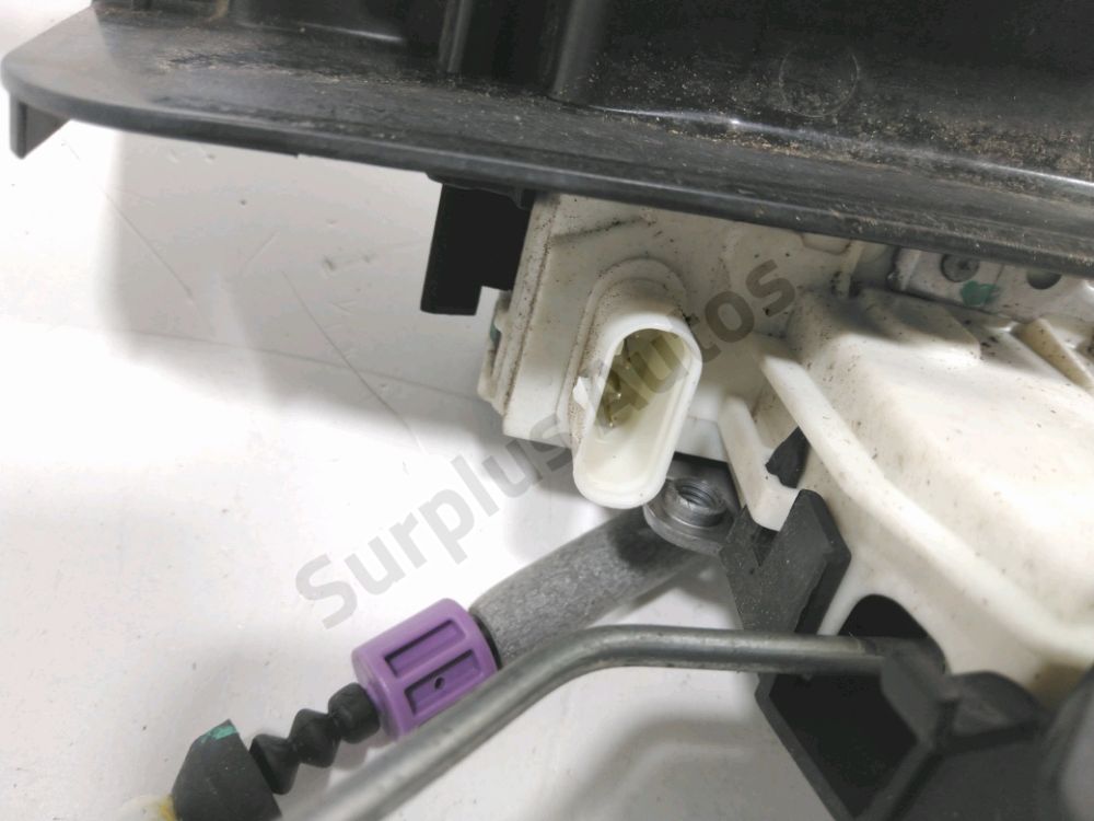 Serrure de porte avant gauche