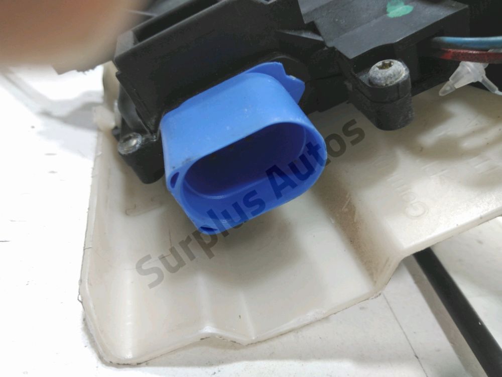 Serrure de porte arrière droite