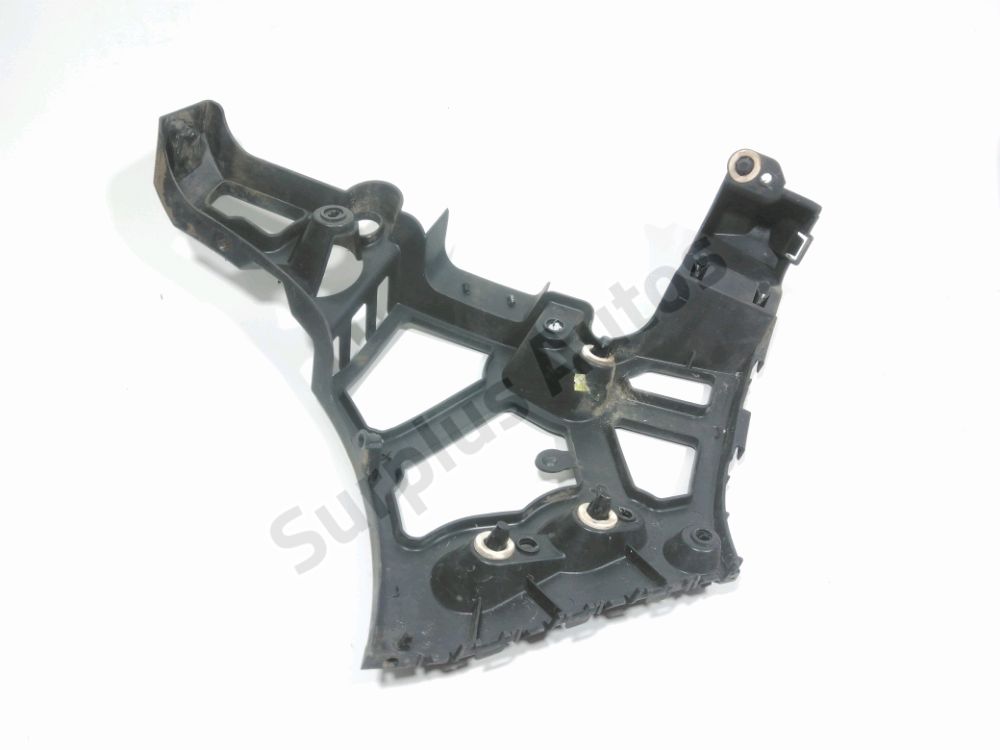 Support droit de pare-choc arrière