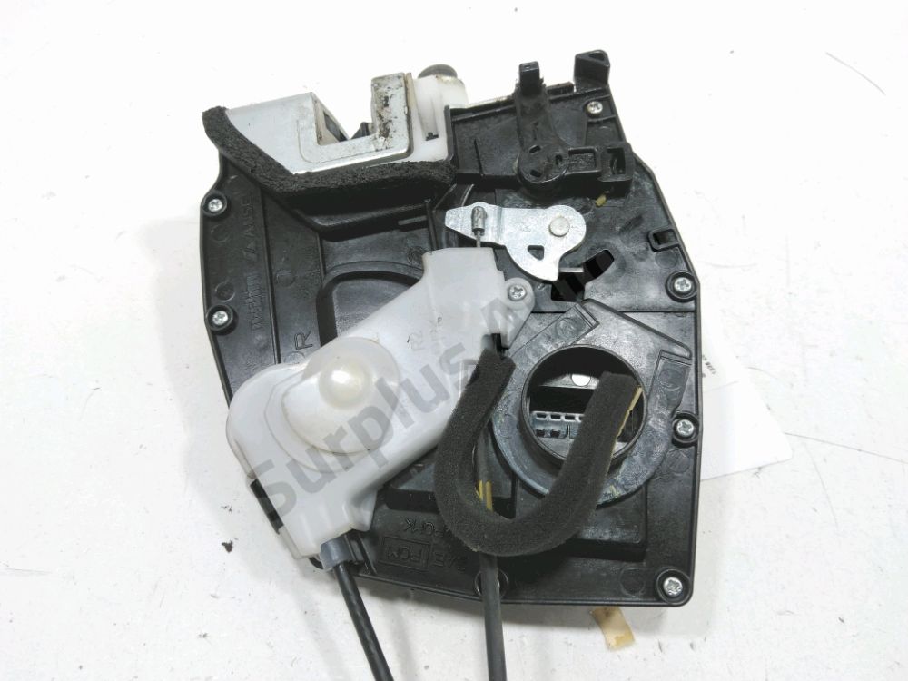 Serrure de porte arrière droite