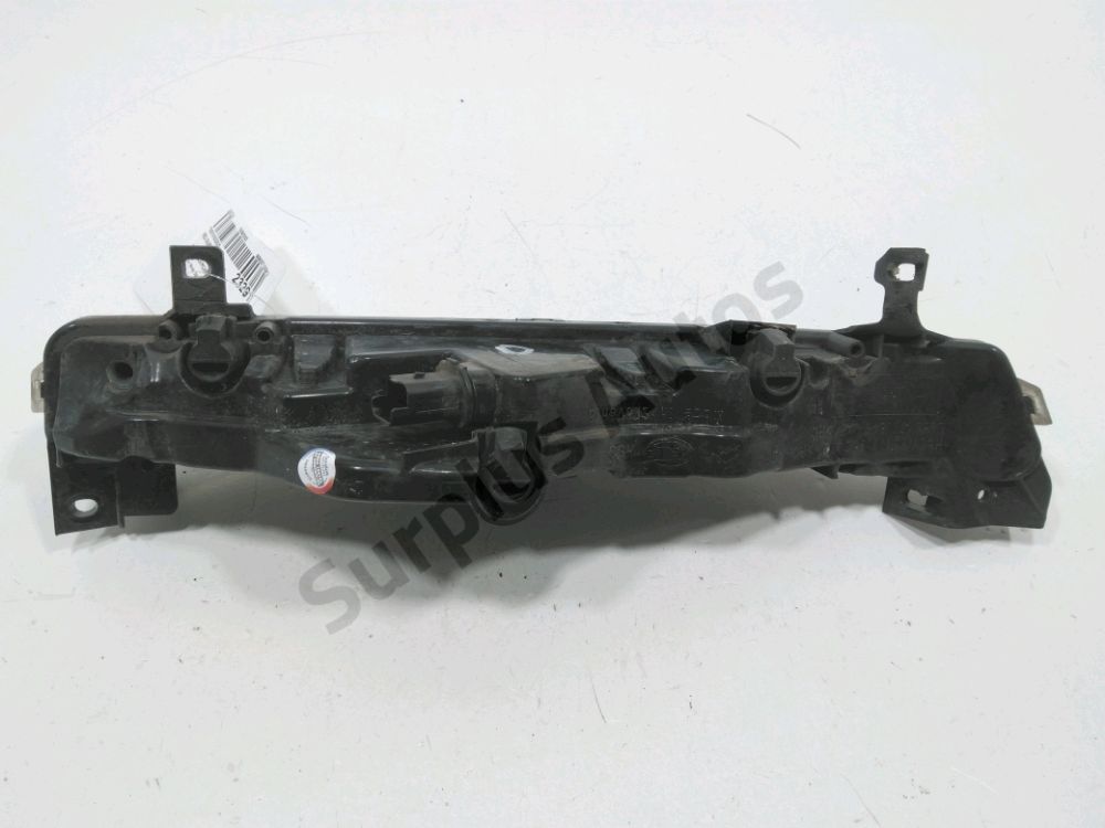 Feu diurne avant droit