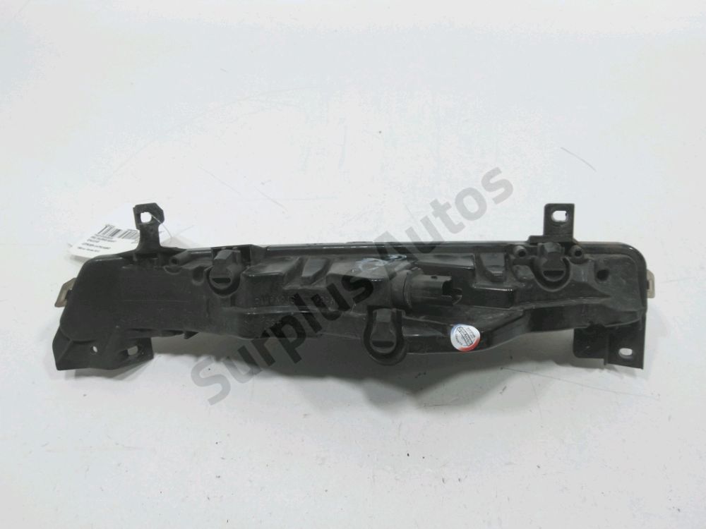 Feu diurne avant gauche