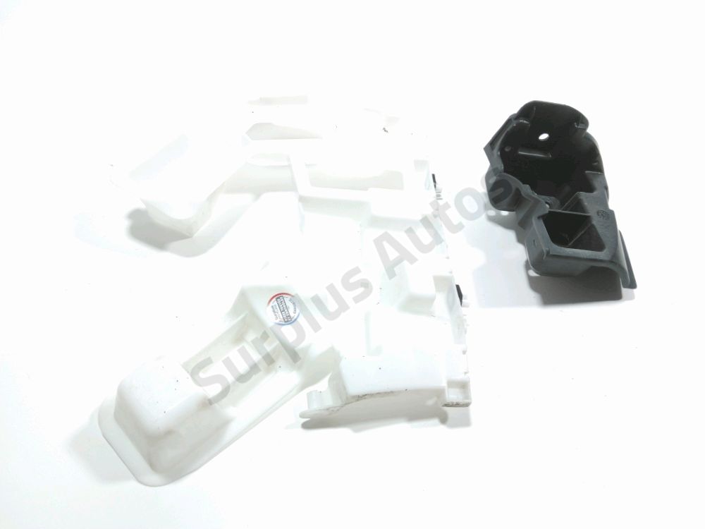 Support droit de pare-choc arrière