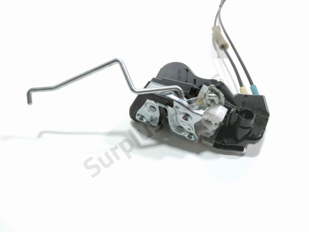 Serrure de porte avant droite