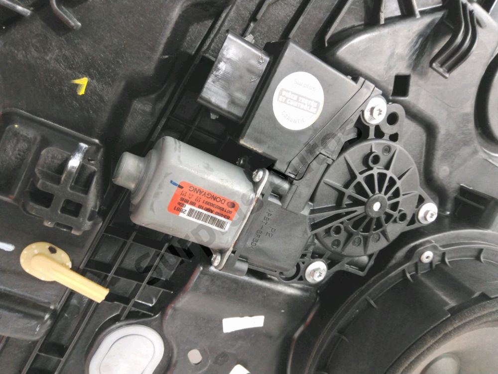 Lève-vitre électrique arrière droit