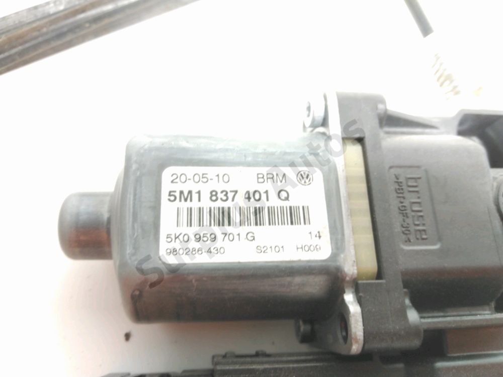 Lève-vitre électrique avant gauche