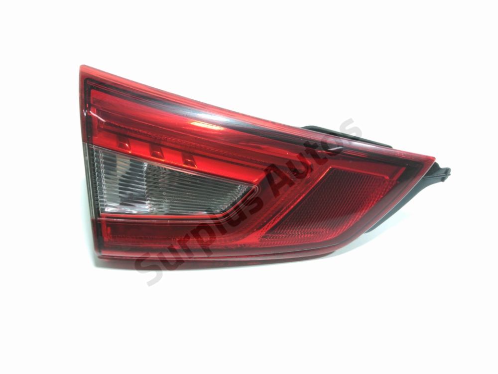 Feu arrière intérieur gauche