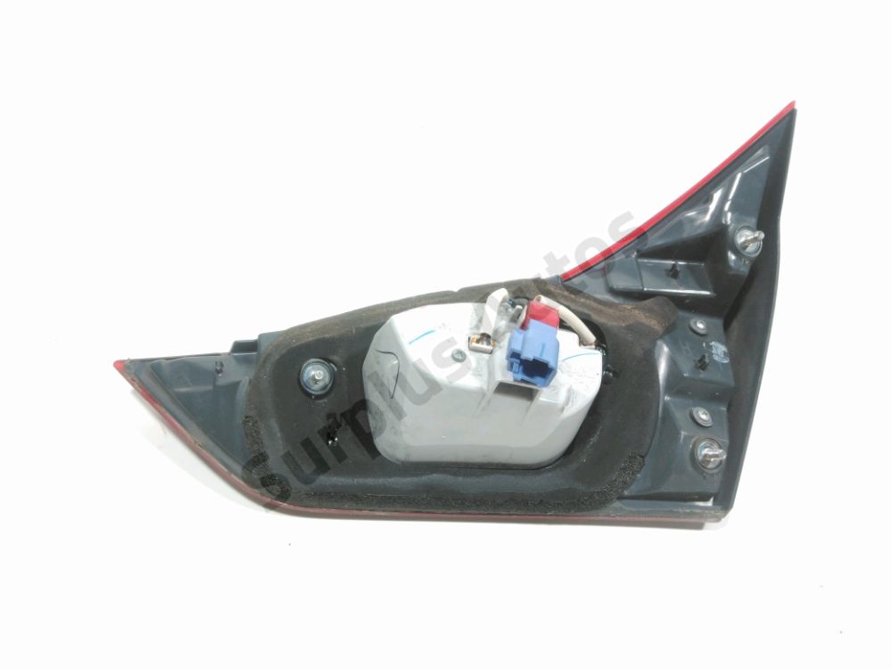 Feu arrière intérieur gauche