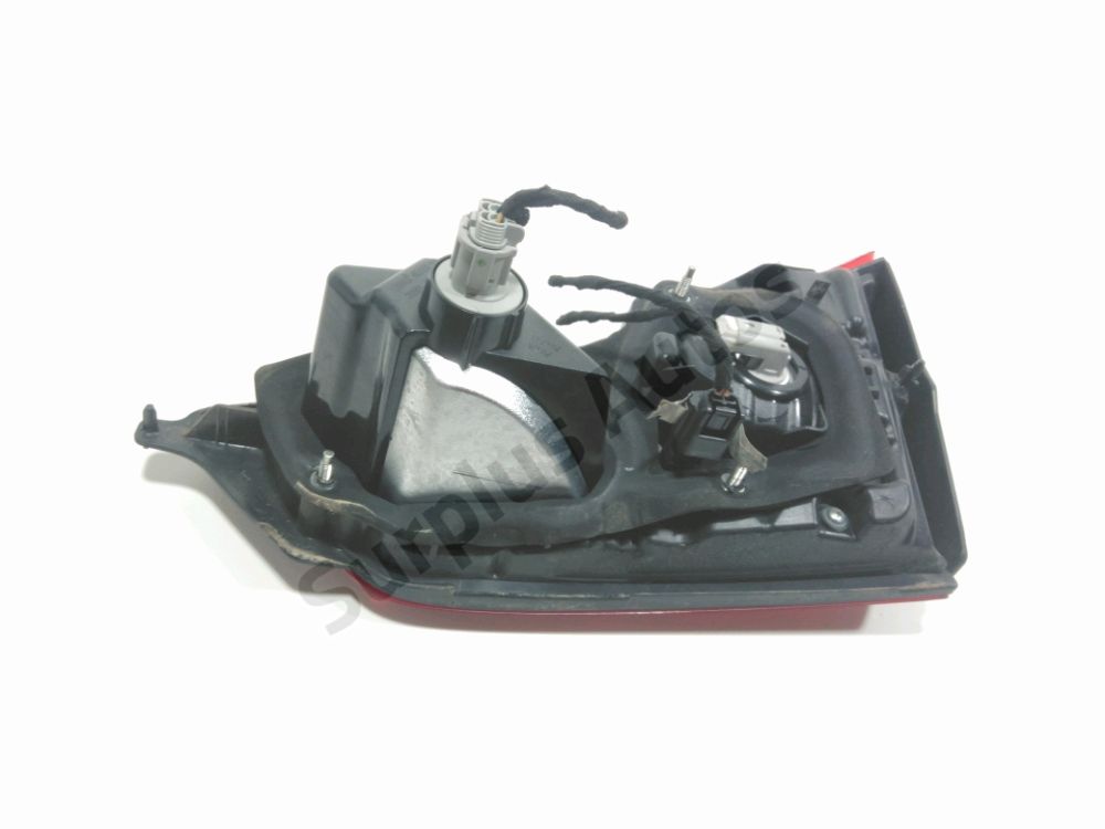 Feu arrière intérieur gauche