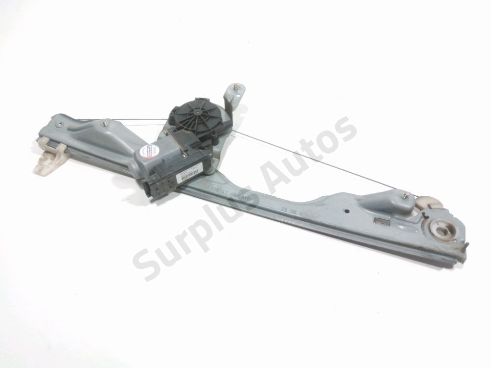 Lève-vitre électrique avant gauche