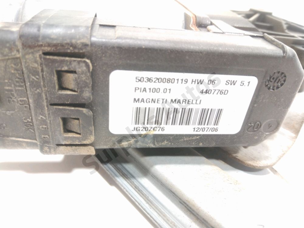 Lève-vitre électrique avant gauche