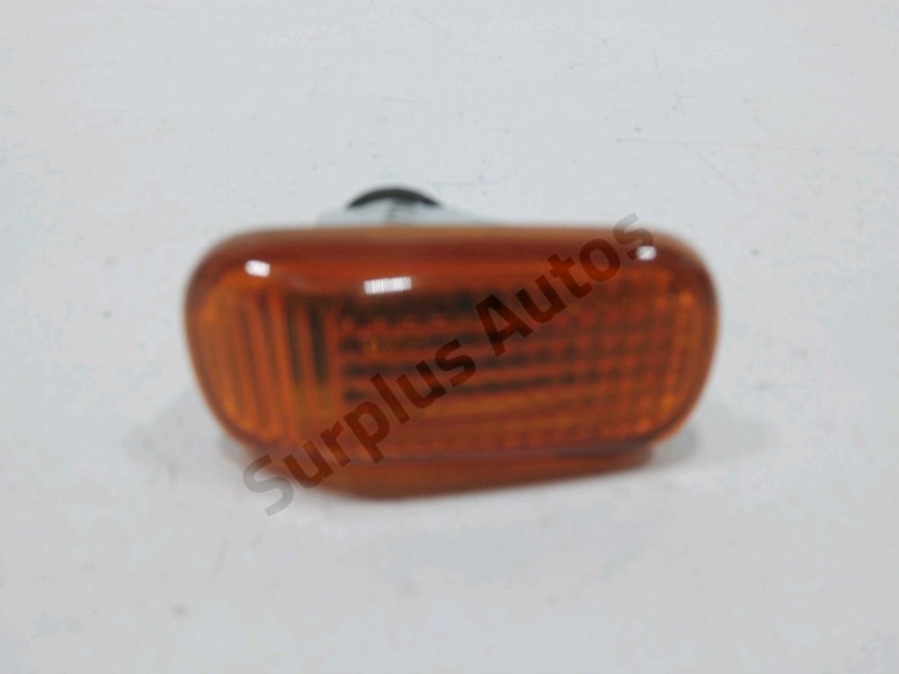 Repetiteur d'aile gauche