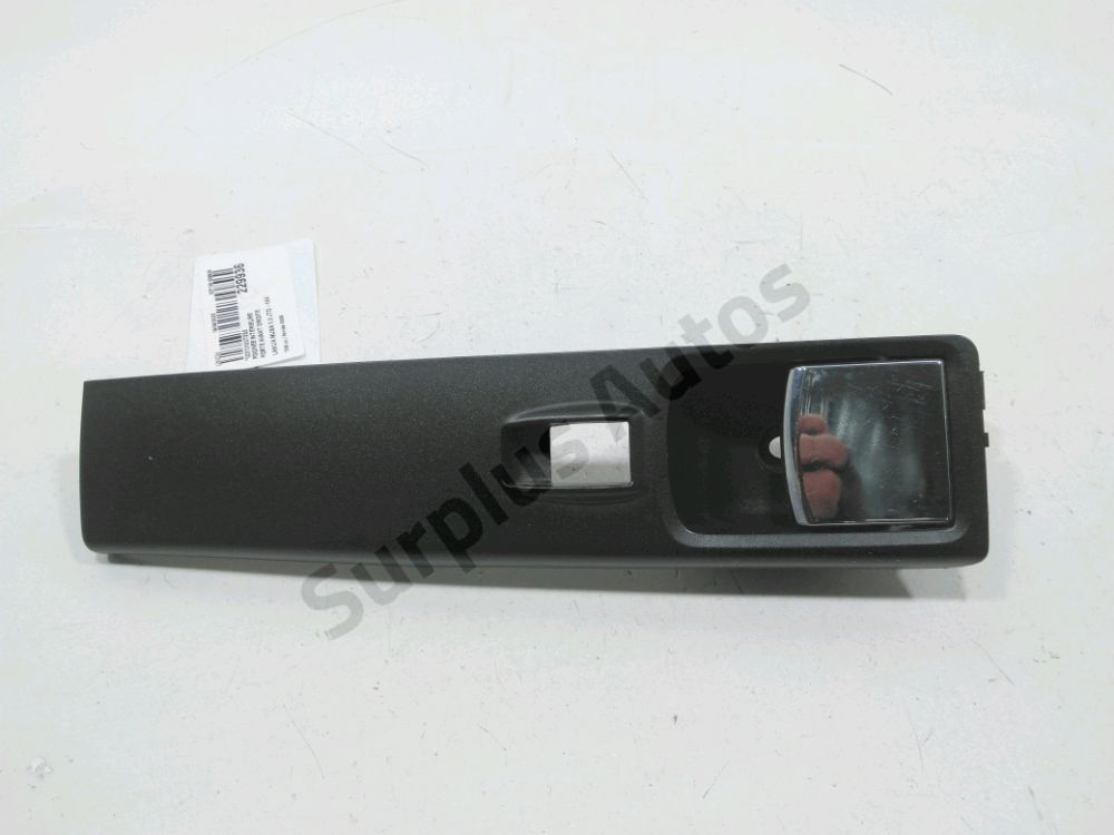 Poignee interieure porte avant droite